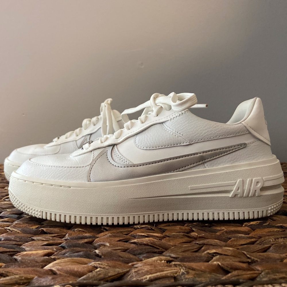 Nike Women’s Air Force 1 PLT.AF.ORM